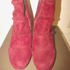 CHIE MIHARA sz 40/10 wine suede booties
